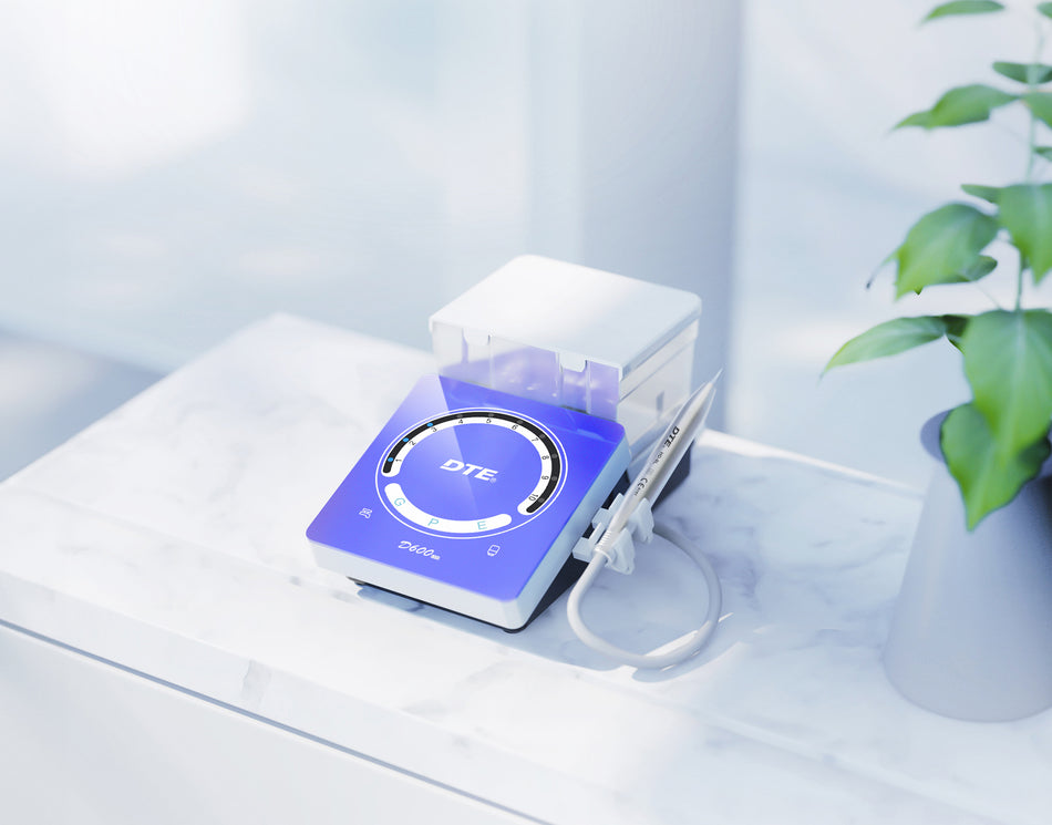 D600 LED, Ultrasonic Scaling Unit with Water Reservoir Woodpecker